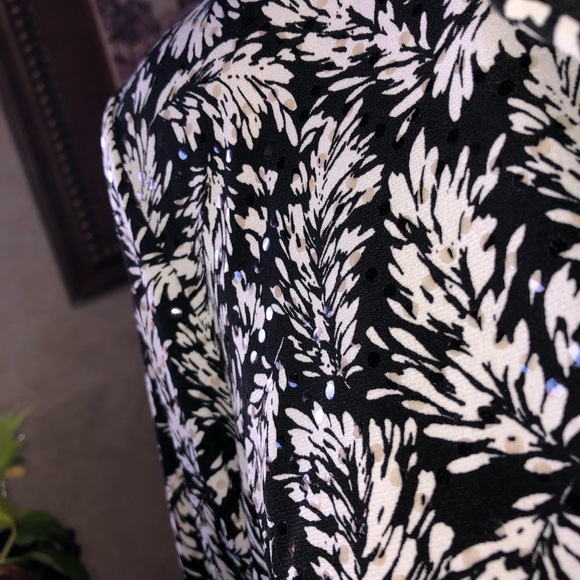 MSK WOMEN SIZE 16W BLACK WHITE & A LITTLE TAUPE SEQUINED CROPPED OPEN FRONT JACK - Picture 4 of 8